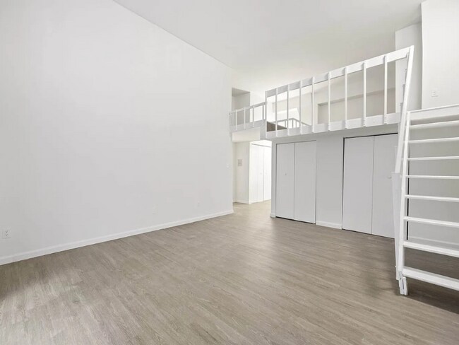 Building Photo - Modern & Convenient Apartment Near UNT – Prime Denton Location