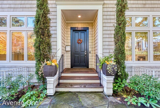 Foto del edificio - 3 br, 3.5 bath House - 4201 E Lee St