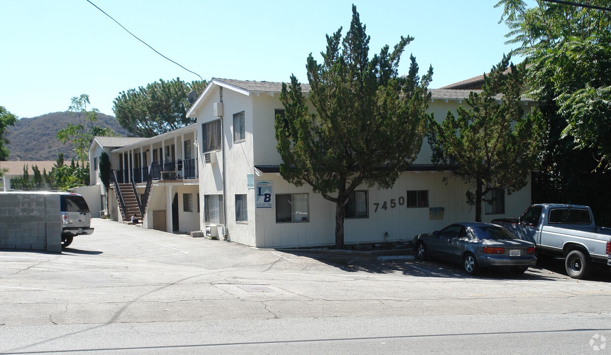 Primary Photo - 7450 Apperson St