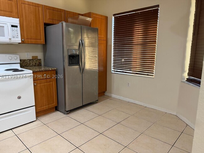 Foto del edificio - 8246 SW 27th St