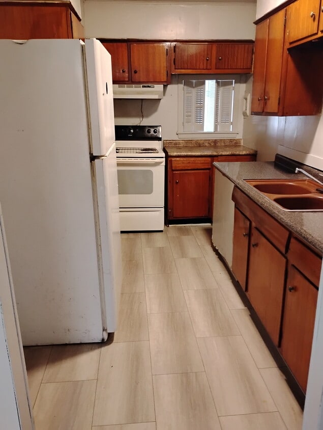 Primary Photo - 5532 Sussex Ave