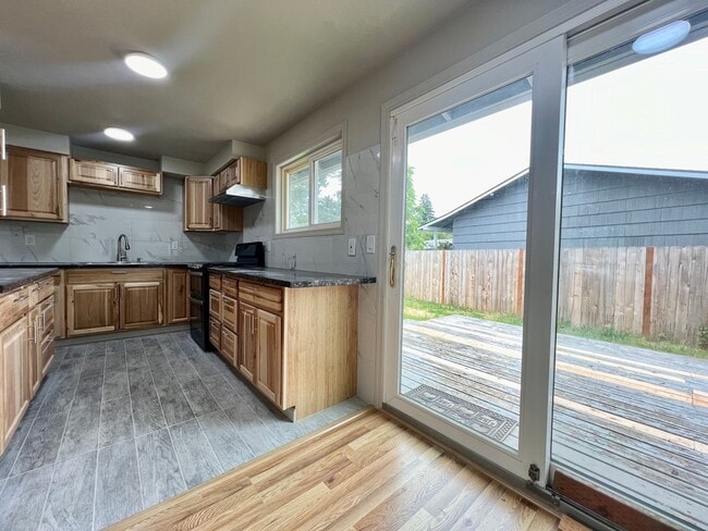 Building Photo - 2020 SE 154th Ave