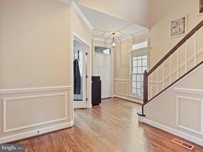 Building Photo - 3732 Center Way