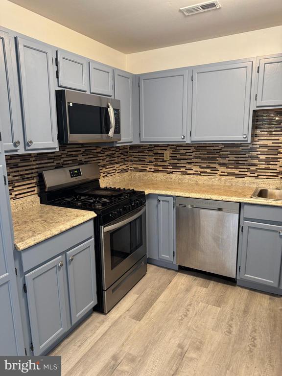 Building Photo - 20 Spyglass Ct
