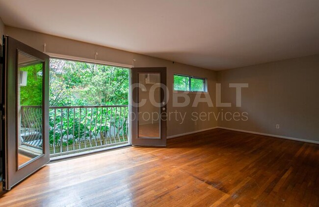 Foto del edificio - 755 St Charles Ave NE
