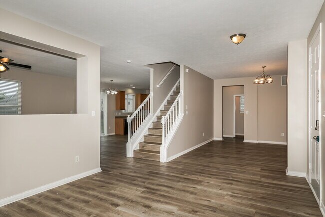 Foto del edificio - 8025 Cole Wood Blvd