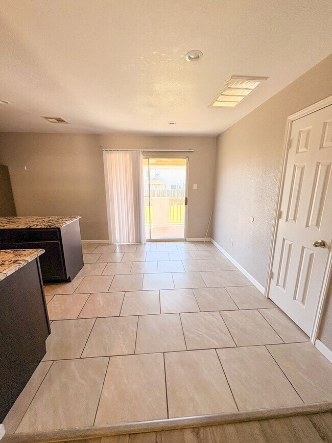 Foto del edificio - 6512 Taree Loop