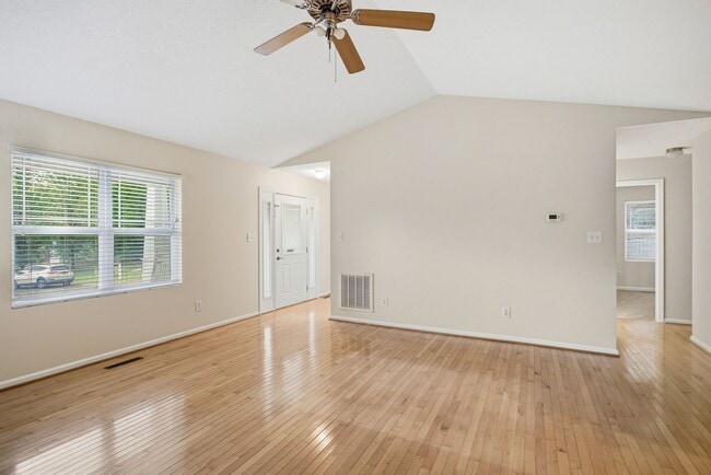 Building Photo - 1701 Willa Pl Dr