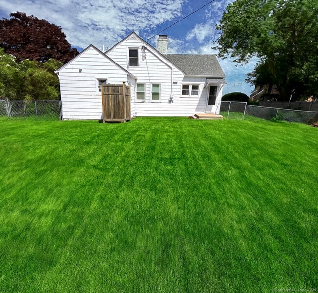 Building Photo - 60 Bassett Ln