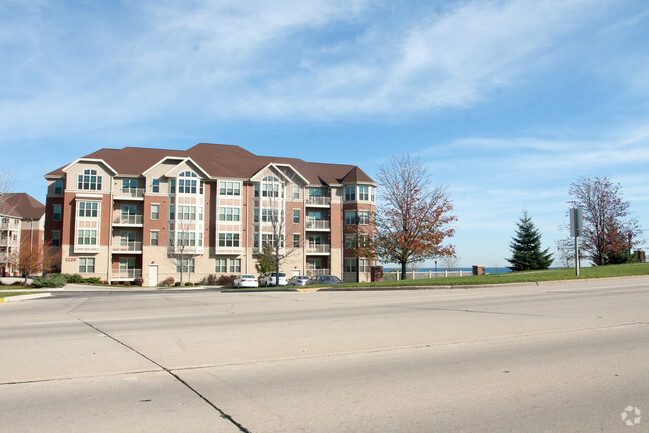 Building Photo - The Landing at Park Shore