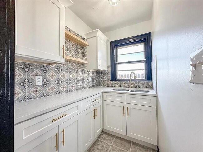 Foto del edificio - 48 Waltham St