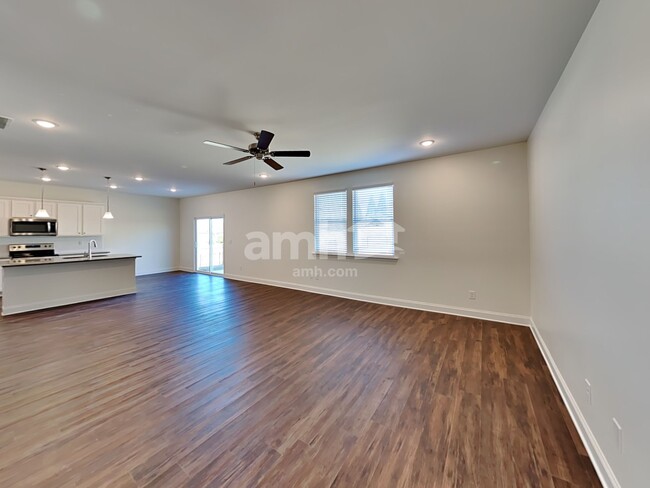 Building Photo - 3770 Blackshear Place