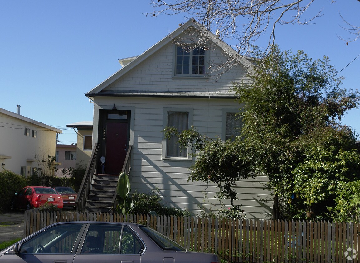 Building Photo - 2428 9th St