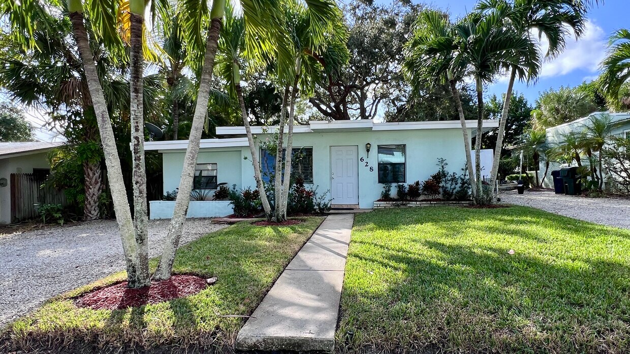 Photo - 628 SE 5th St (Stuart, FL)