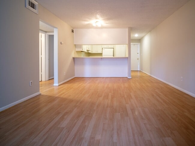 Foto del edificio - 2609 Eastway Dr