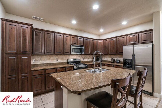 Foto del edificio - 3 Bedroom Furnished Home in Hidden Valley ...