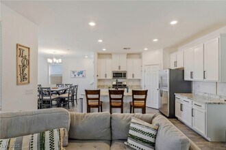 Building Photo - 976 Bluebell Brook St