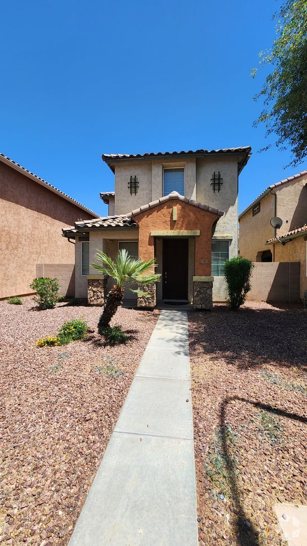 Tolleson Meadows Apartments for Rent with a Living Room Tolleson, AZ