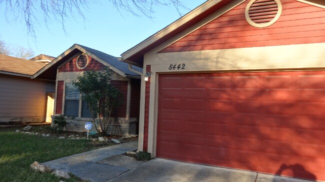 Building Photo - 8442 Cascade Ridge Dr