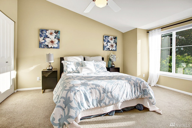 Vaulted ceilings & generous closet space - 12713 Greenwood Ave N