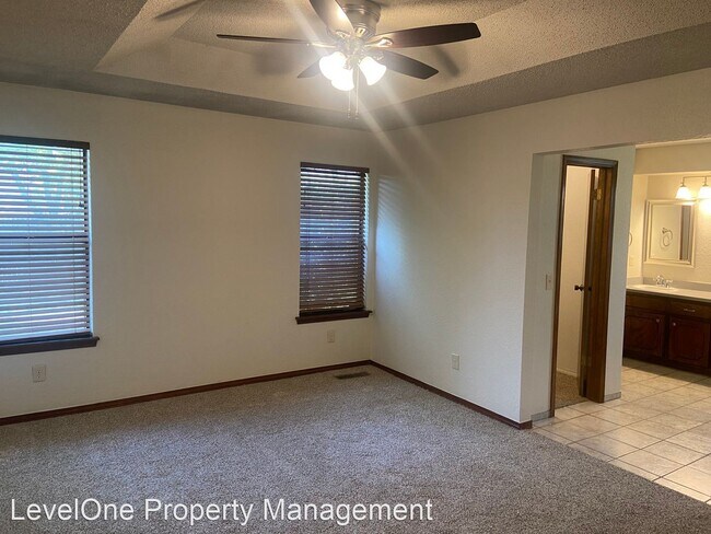 Building Photo - 3 br, 2 bath House - 404 Ryan Court