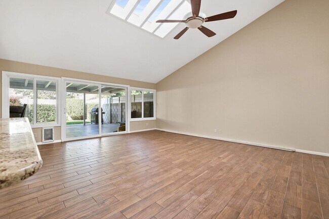 Building Photo - Single Family Home in Greenbrook tract Fou...