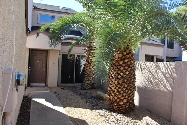 Foto del edificio - 3301 E Kelton Ln