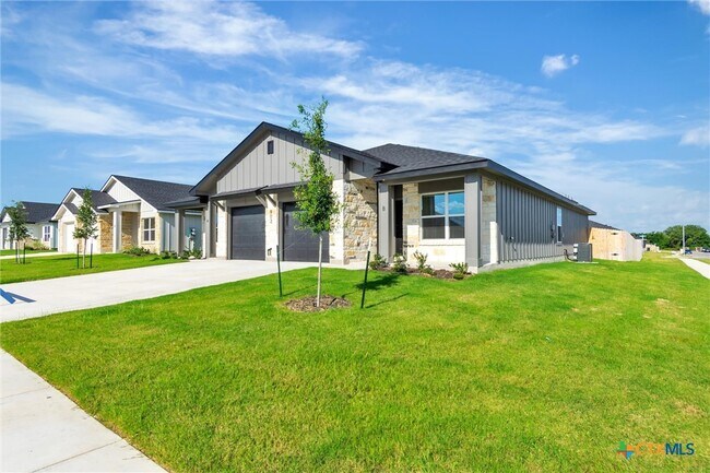 Foto del edificio - 902 Cherry Laurel Ln