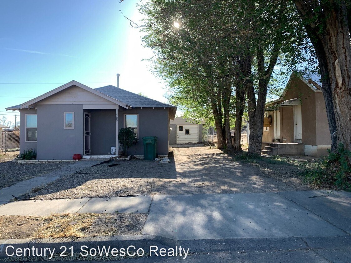 2 br, 1 bath House 509 San Juan Place House Rental in Farmington