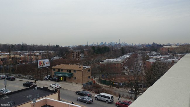 Foto del edificio - 2 br, 2 bath Duplex - 8432 Grand Ave 1C