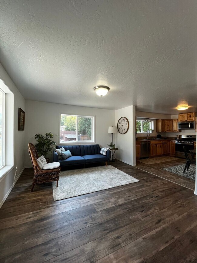 Foto del edificio - 3 bedroom, 2 bath house located in Wallace, Idaho