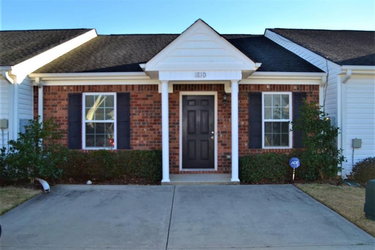 Primary Photo - 1810 Lauren Ln