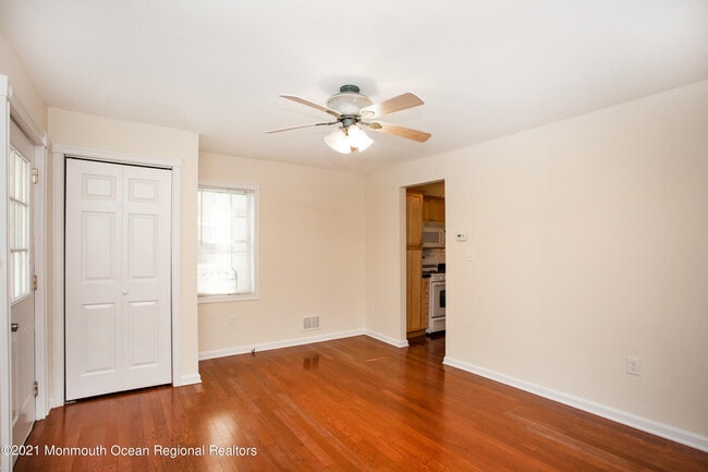 Building Photo - 133 Main St