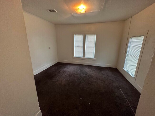 Foto del edificio - 3 bed 1 bath single family home