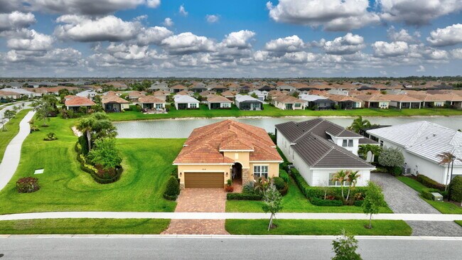 Foto del edificio - 9318 SW Miracoli Wy