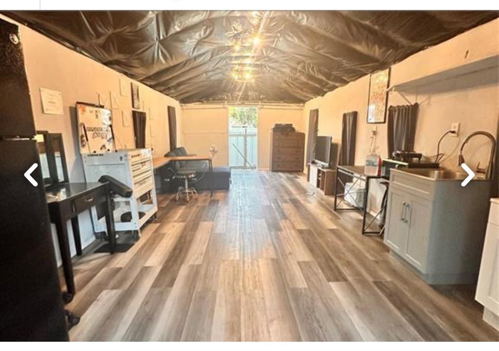 Foto principal - 16210 New Ann St