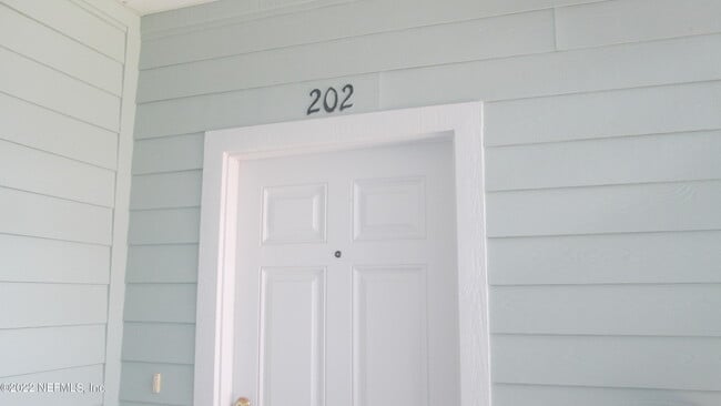 Foto del edificio - 8226 Green Parrot Rd