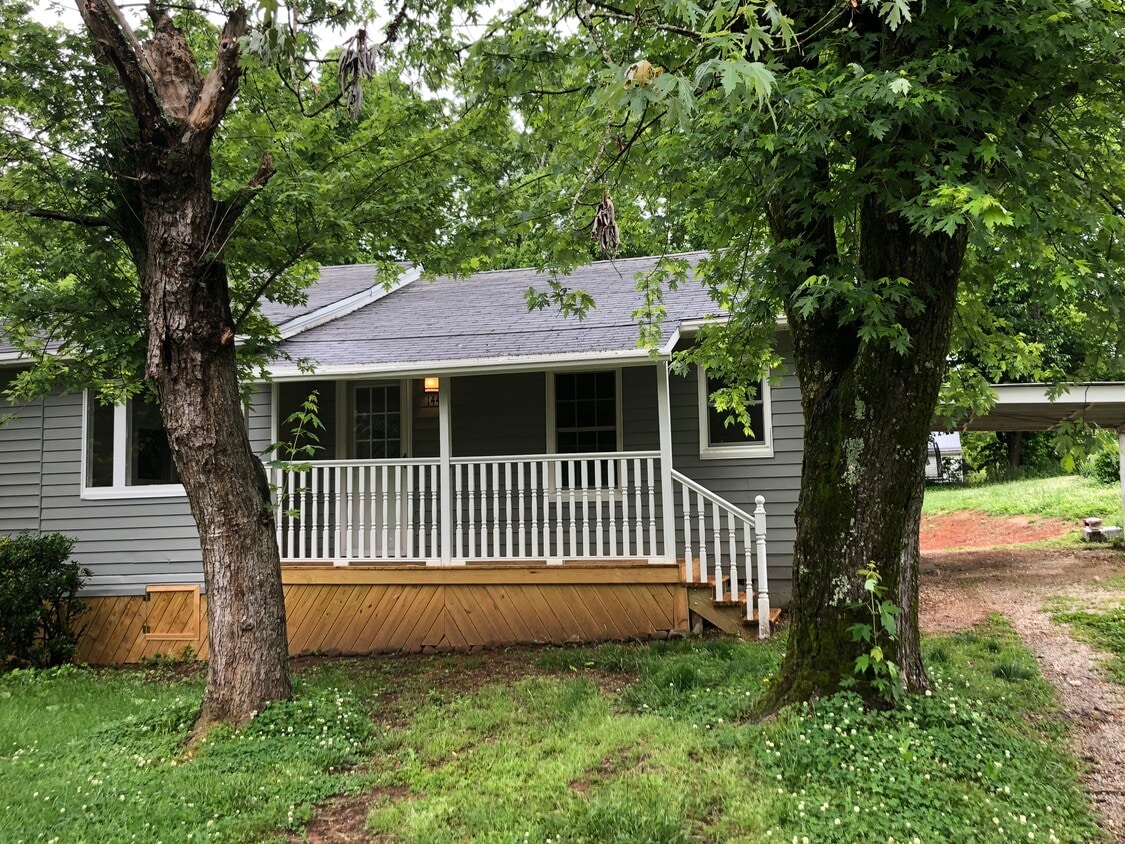 Primary Photo - 144 Beech Hill Dr