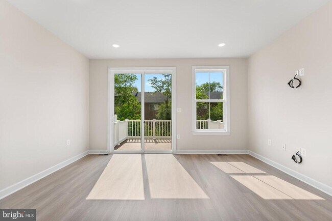 Foto del edificio - 7249 Mountaineer Dr