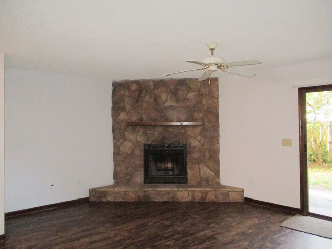 Building Photo - 2128 Dunes Way Dr W