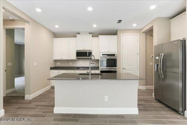 Foto del edificio - 2896 Lucena Ln