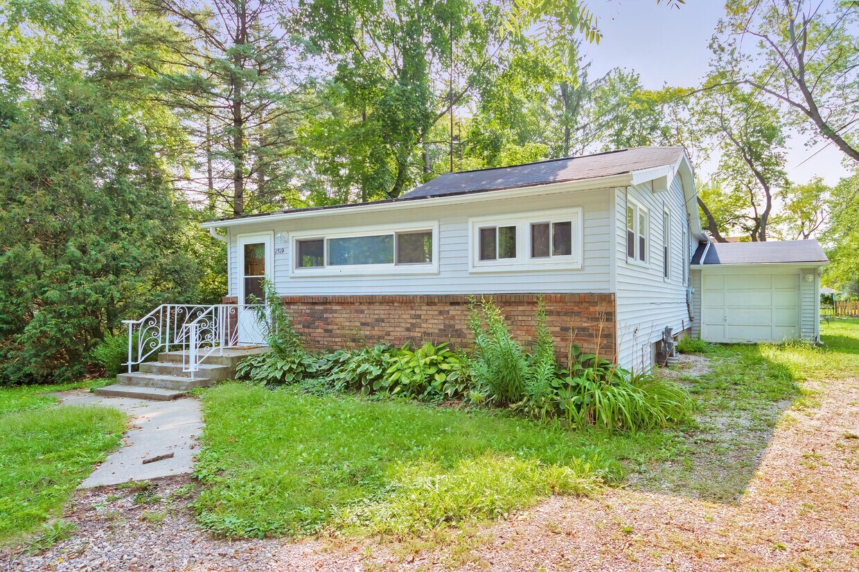 1519 Dietrich Dr, Twin Lakes, WI 53181 House Rental in Twin Lakes, WI