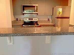 Building Photo - 160 Yacht Club Way