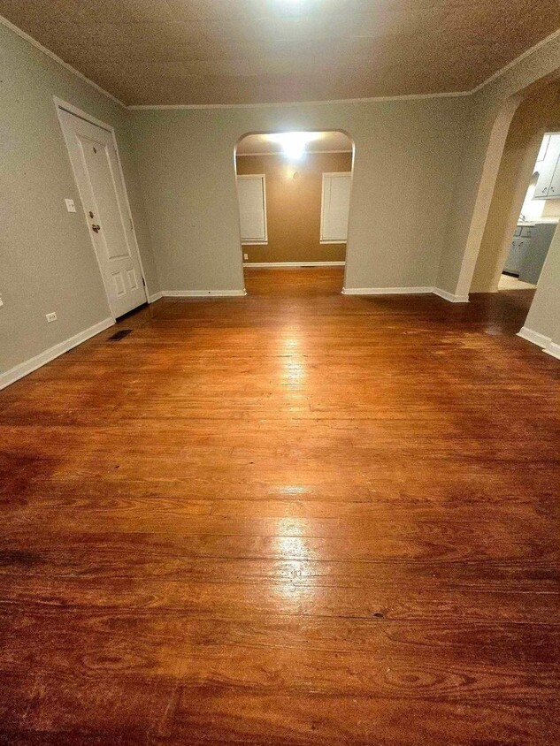 Foto principal - 3 bedroom & 1 bath located in Southside