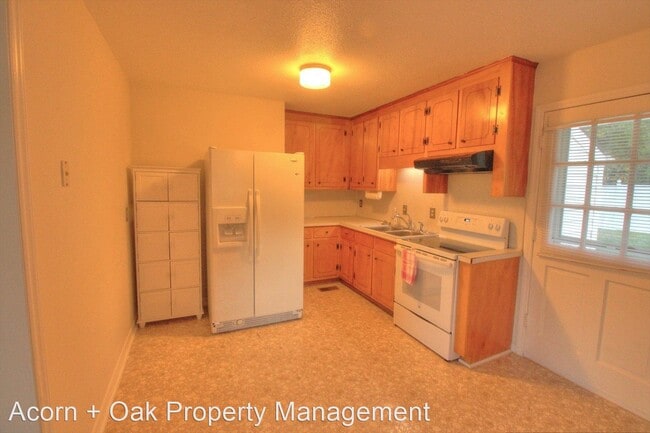 Building Photo - 3 br, 1.5 bath House - 2203 St. Mary's Road