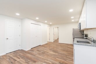 Building Photo - 2132 Grafton Dr