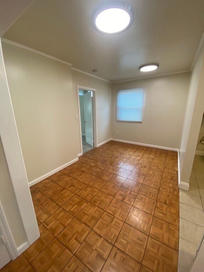 Building Photo - 2023 La Salle Dr