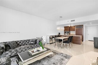 Building Photo - 475 Brickell Ave