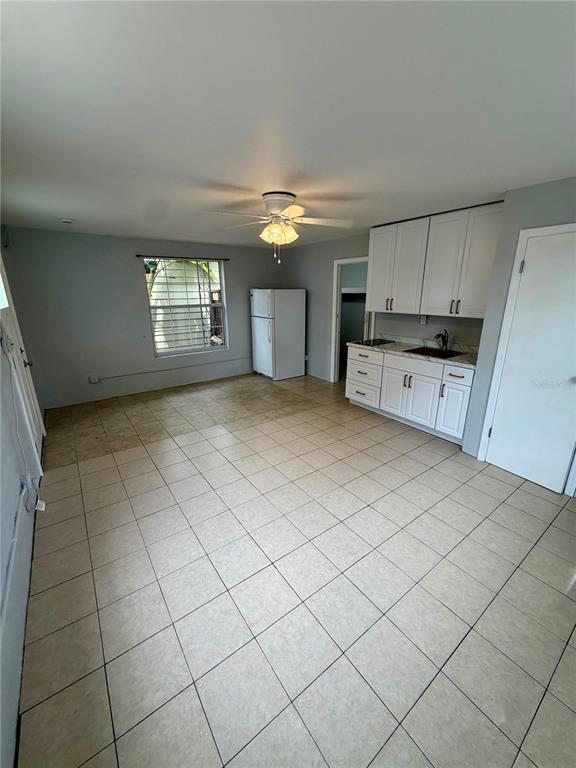 Foto del edificio - 1699 1/2 23rd Ave N
