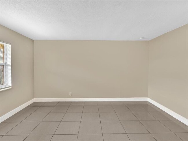 Foto del edificio - 705 SW 15th Ave